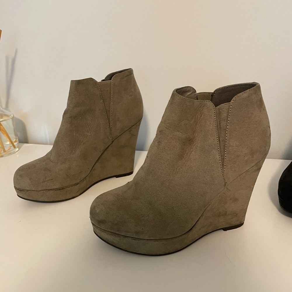 Wedge bootie